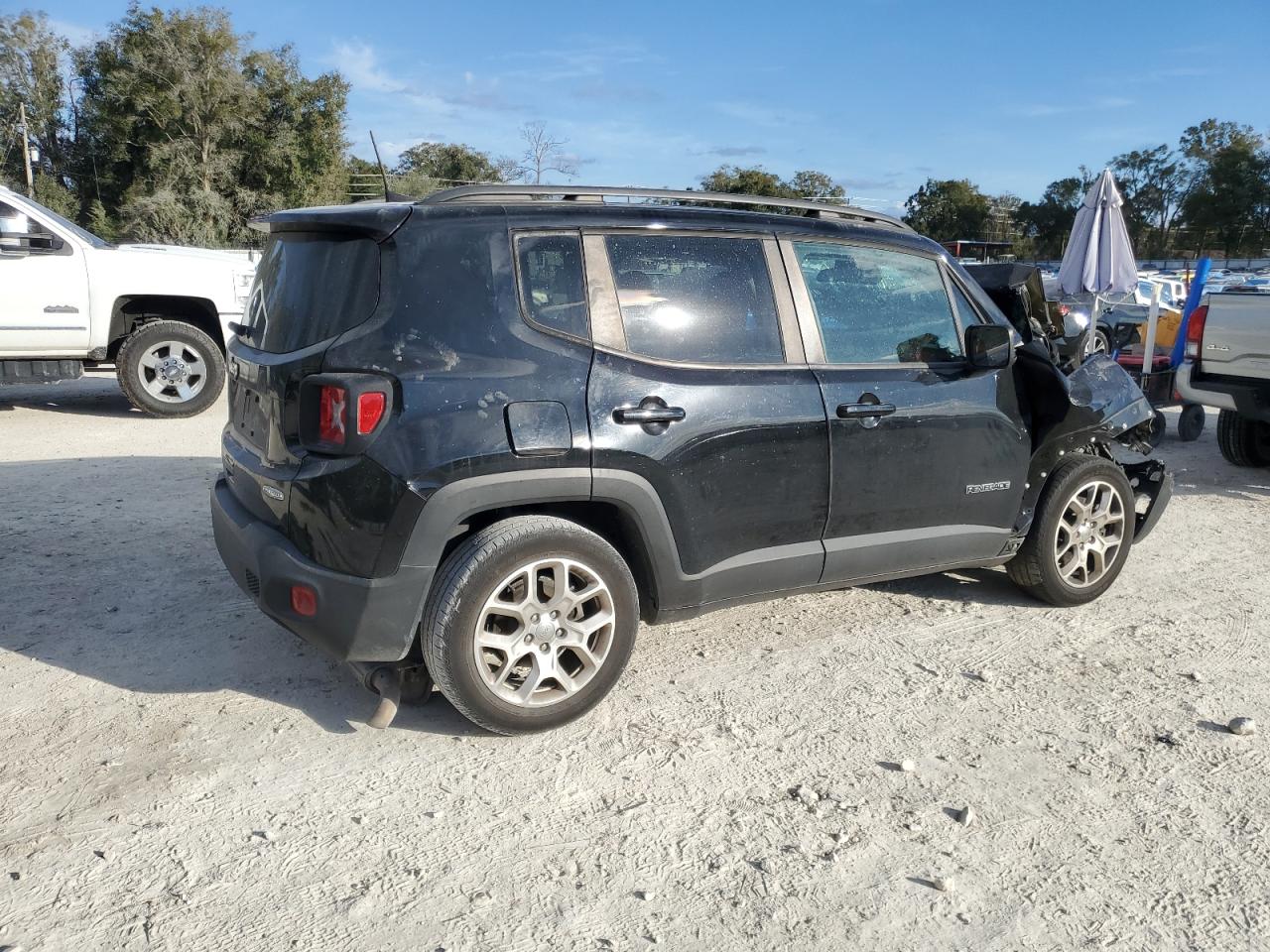 2018 Jeep Renegade - Image 3