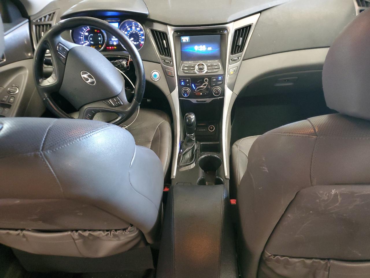 2012 Hyundai Sonata - Image 8