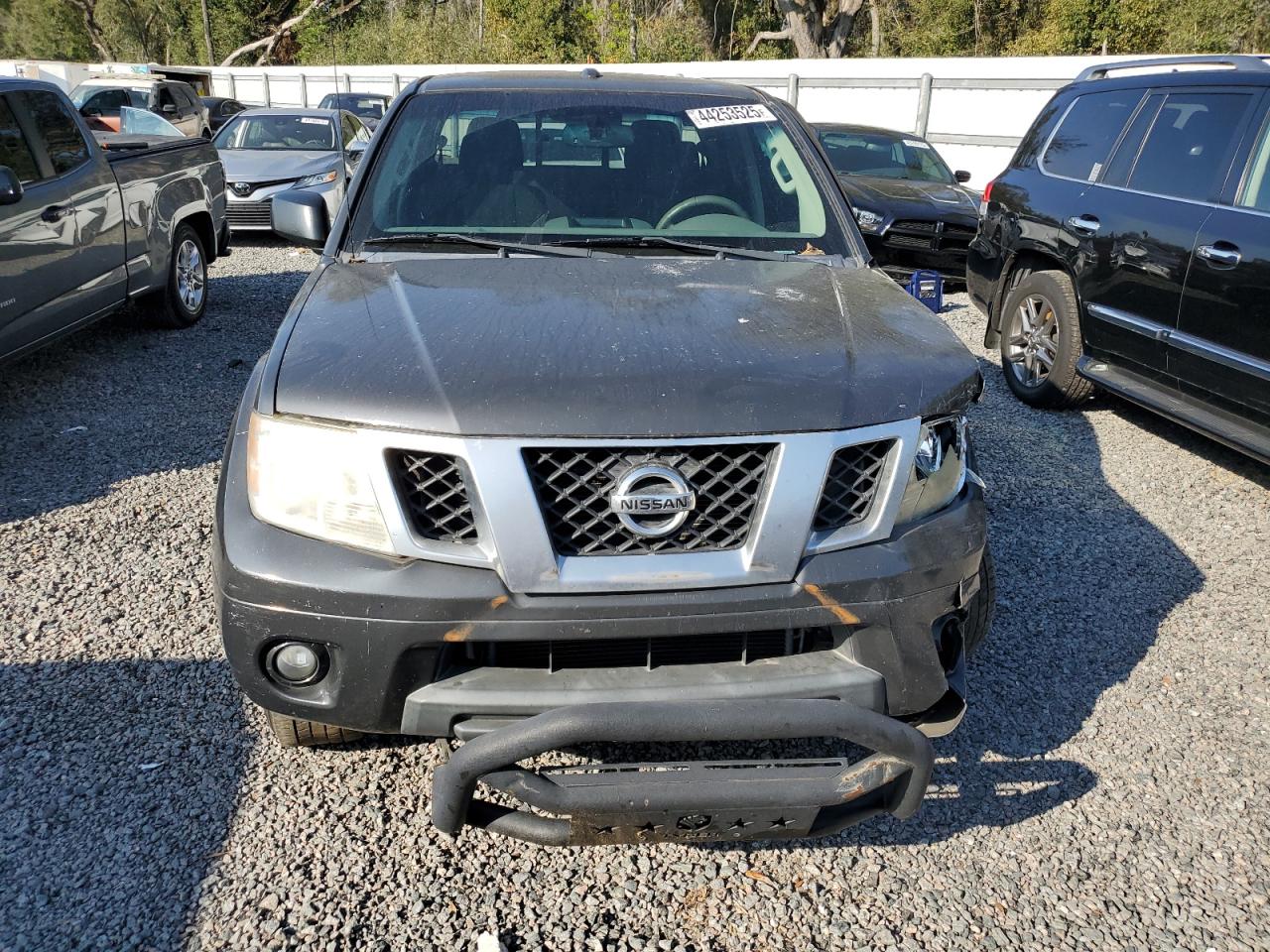 2015 Nissan Navara (Frontier) - Image 5