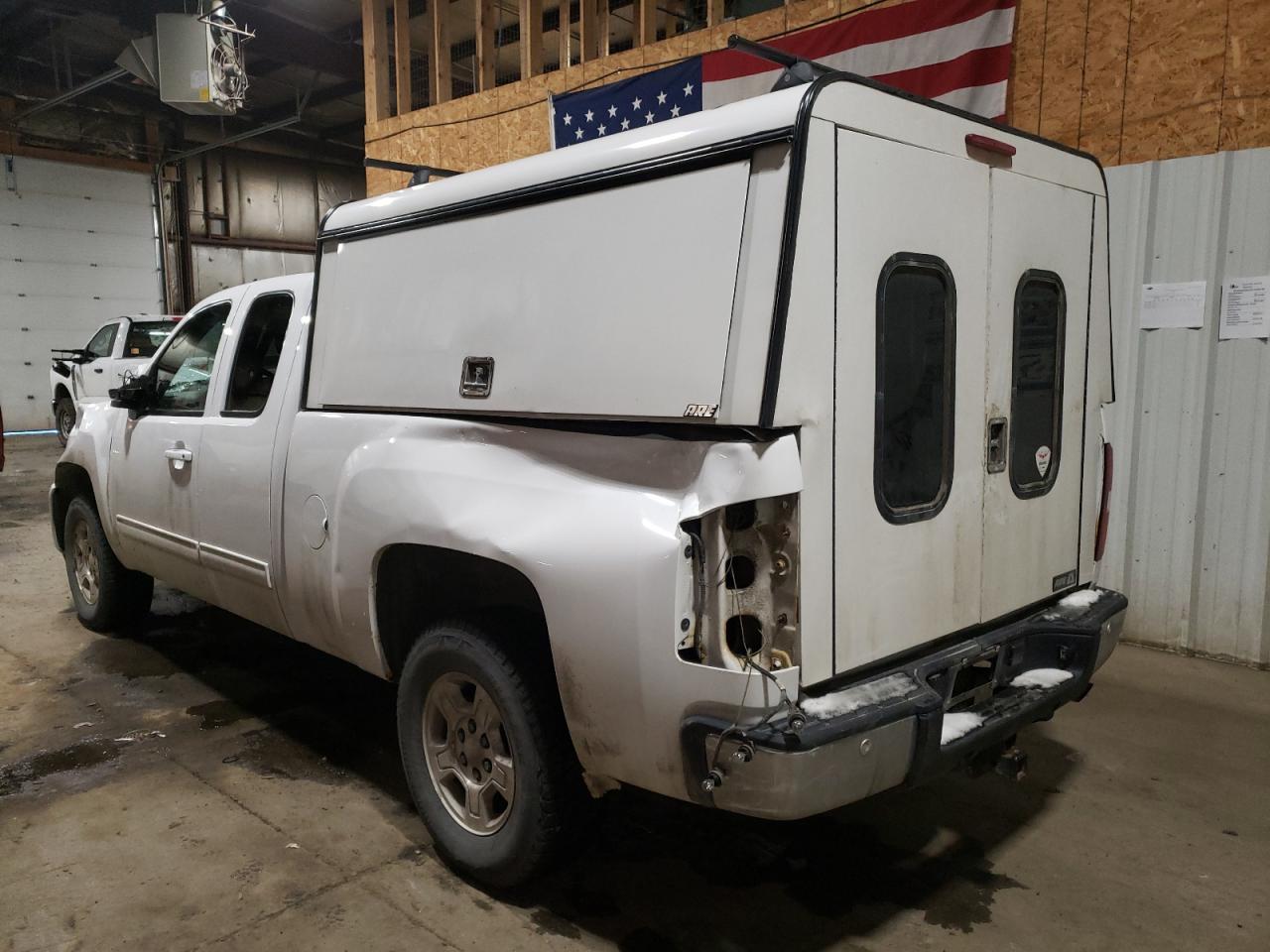 2009 Chevrolet Silverado - Image 2