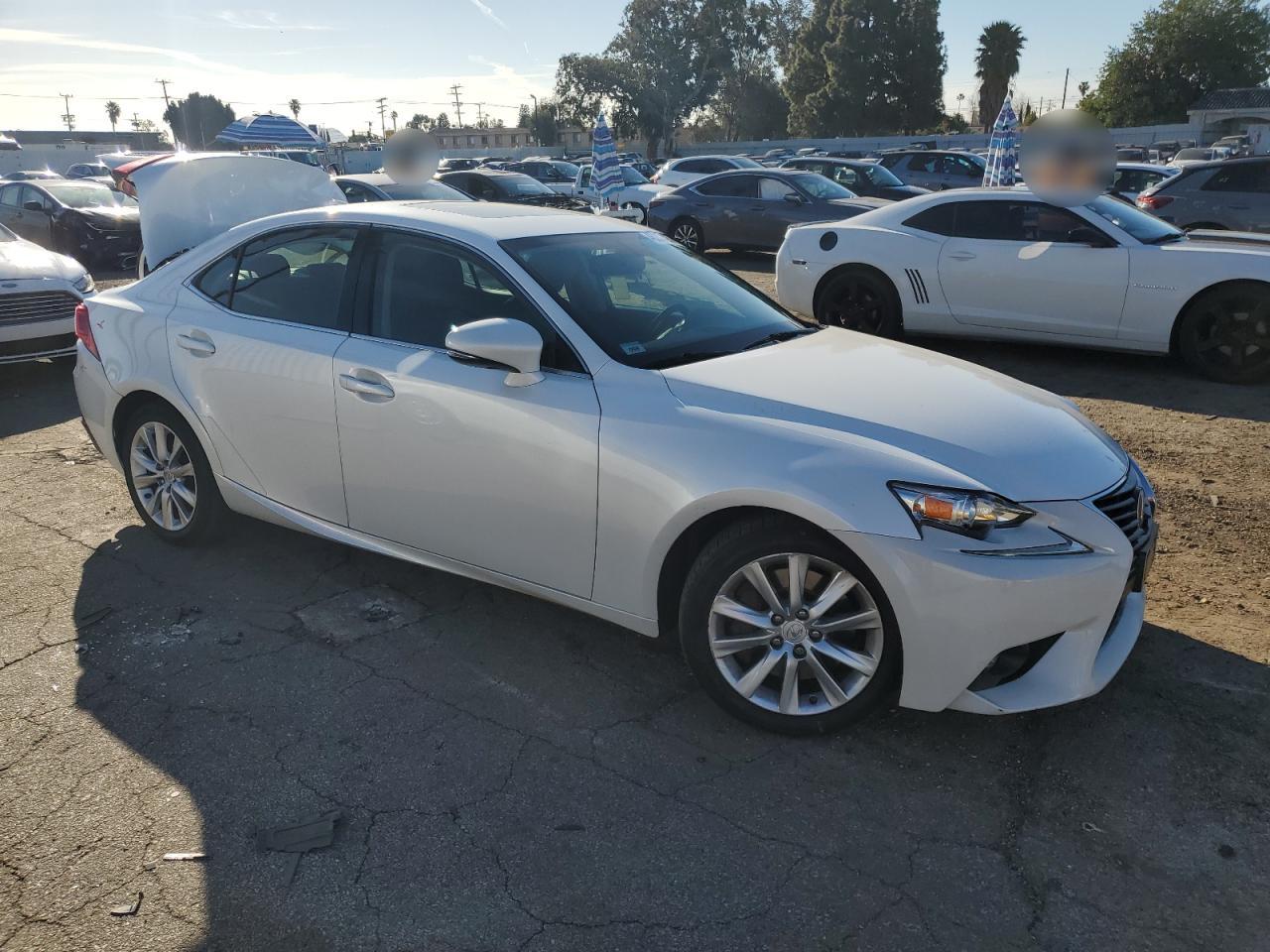 2016 Lexus IS - Image 4