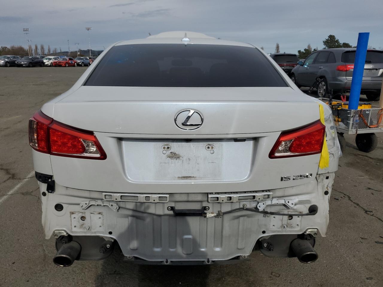 2011 Lexus IS - Image 6