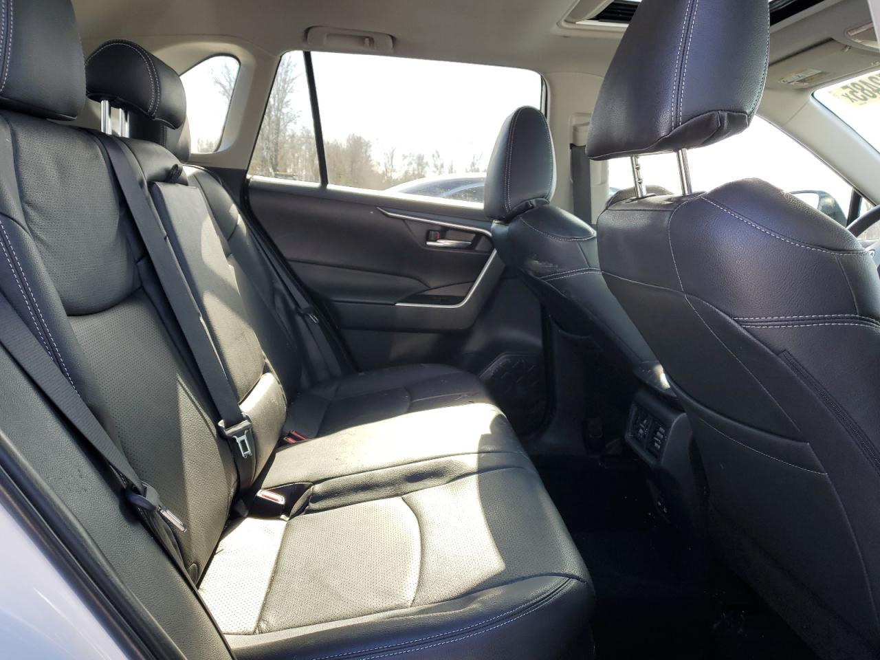 2024 Toyota RAV 4 - Image 11