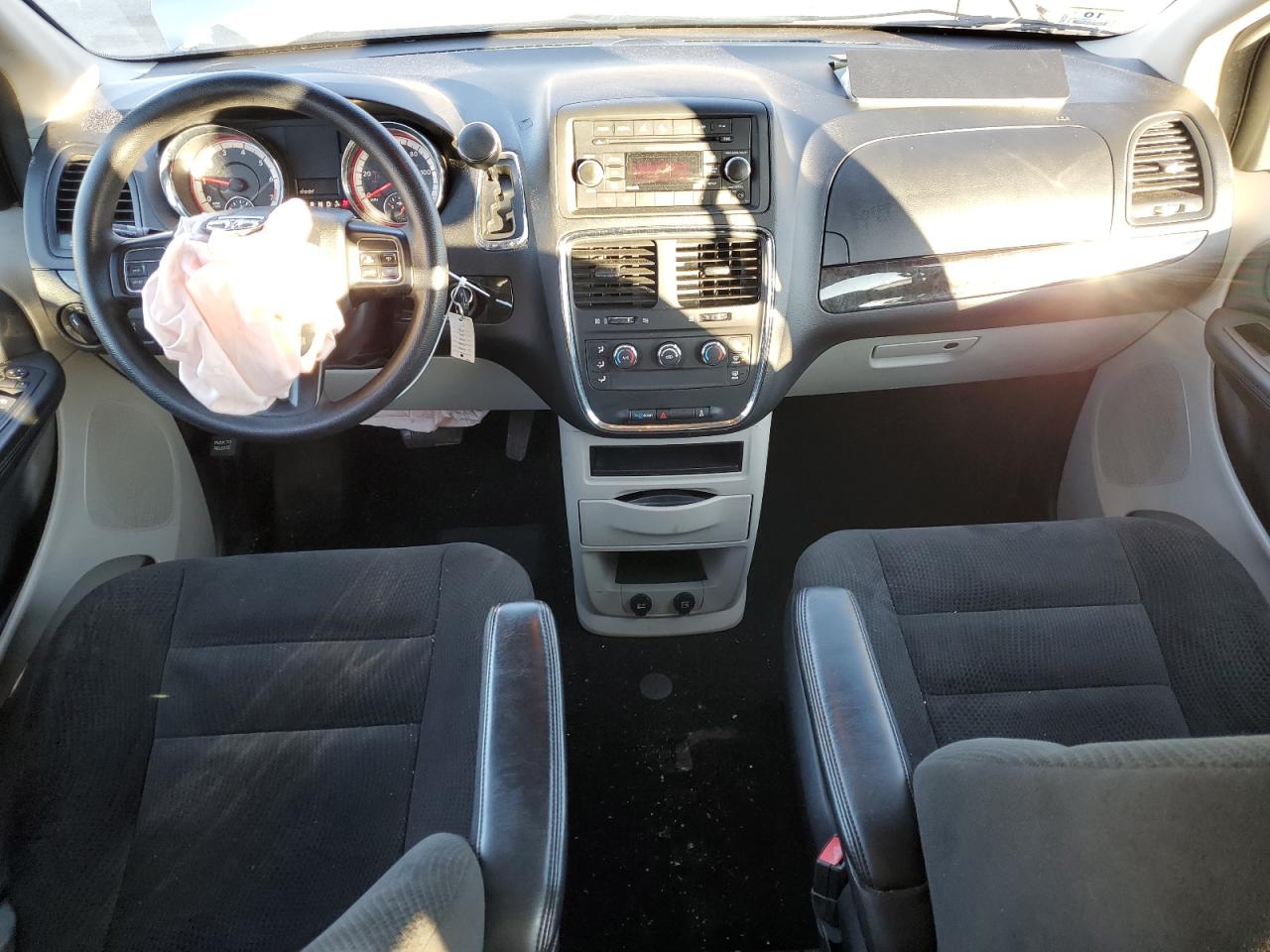 2016 Dodge Caravan - Image 8