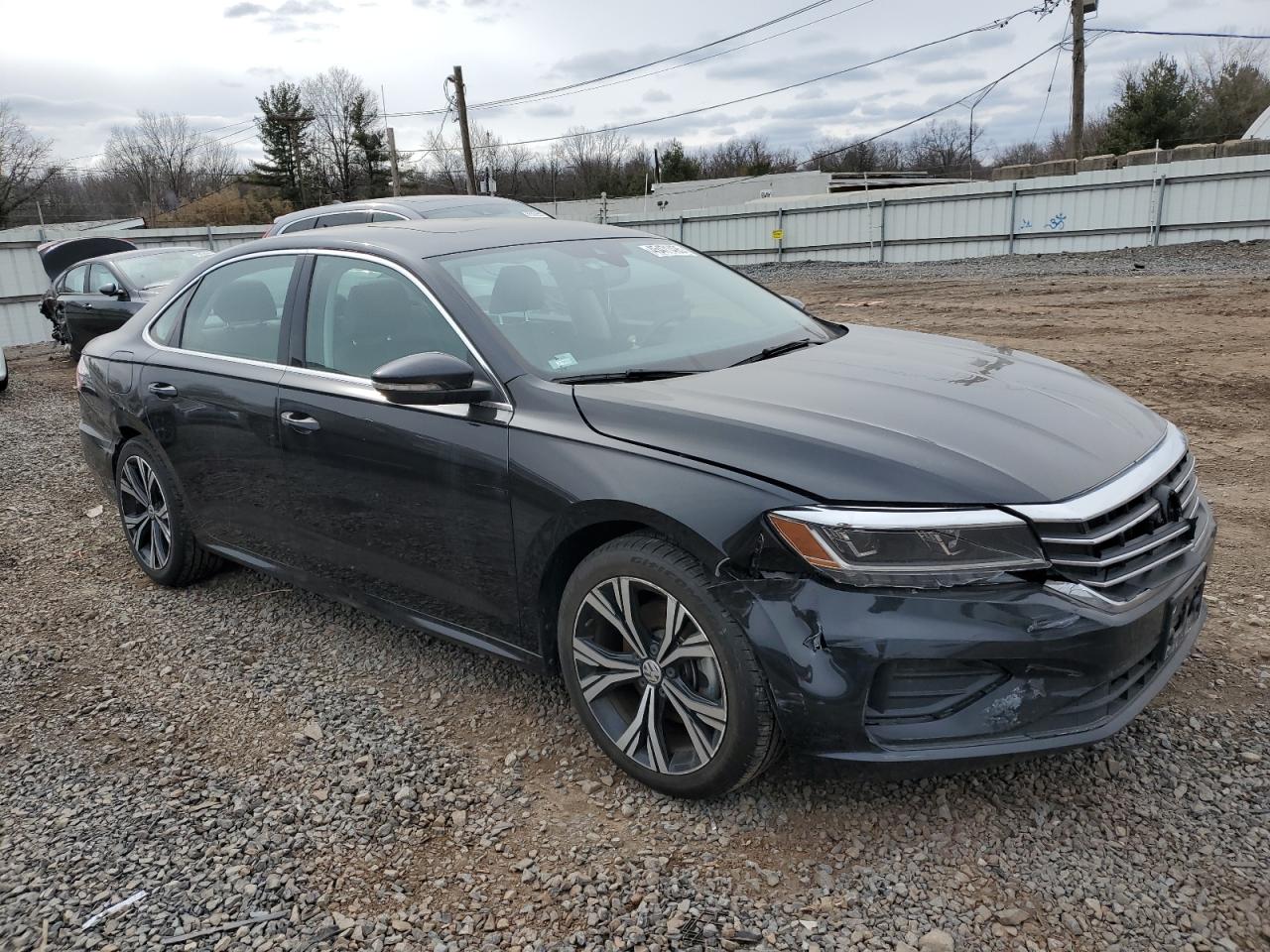 2021 Volkswagen Passat - Image 4