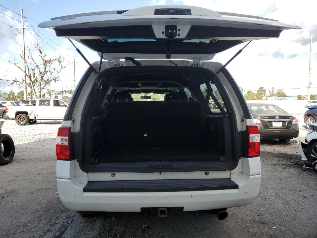 2016 Ford Expedition - Image 6