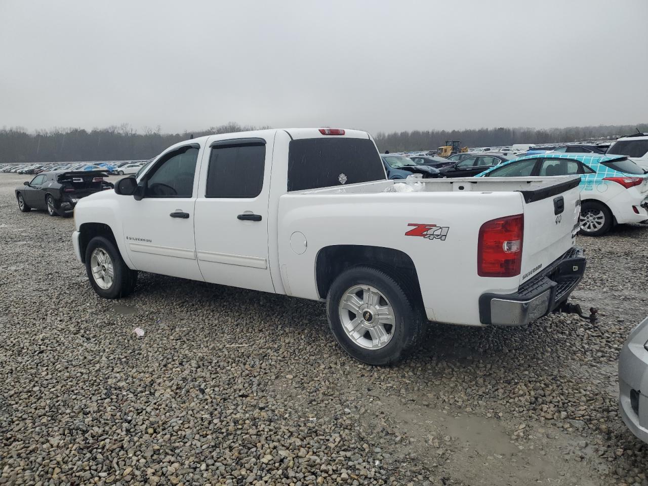 2009 Chevrolet Silverado - Image 2