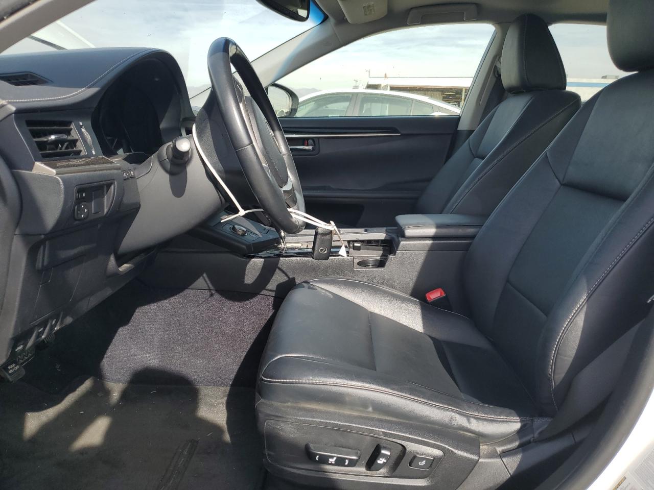 2014 Lexus ES - Image 7