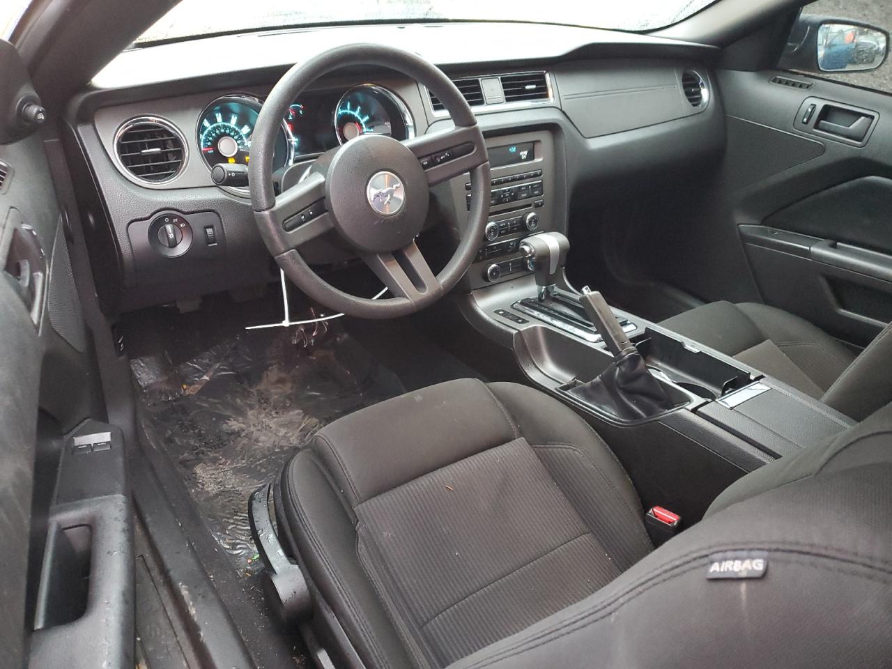 2010 Ford Mustang - Image 8