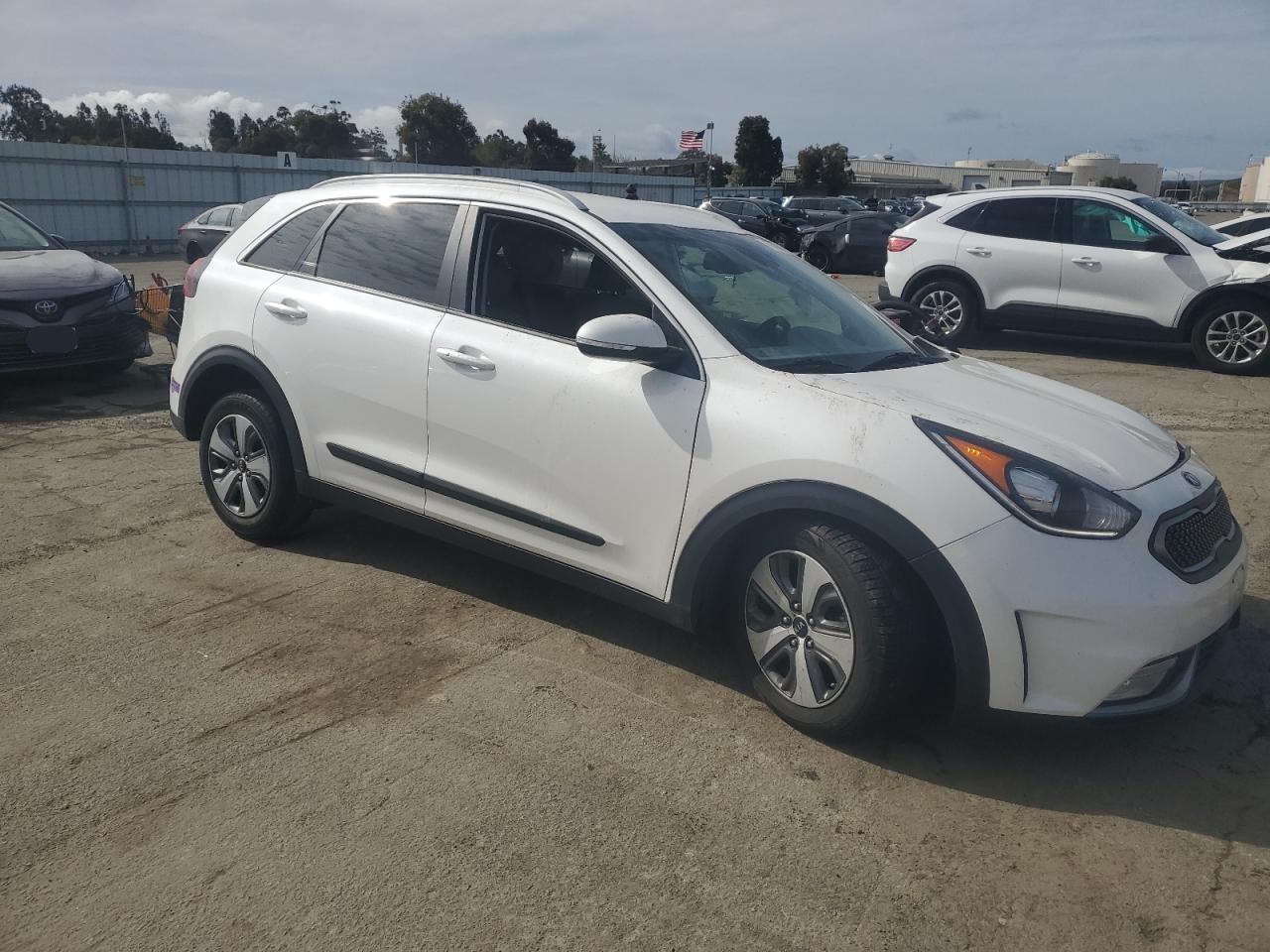 2019 Kia Niro - Image 4