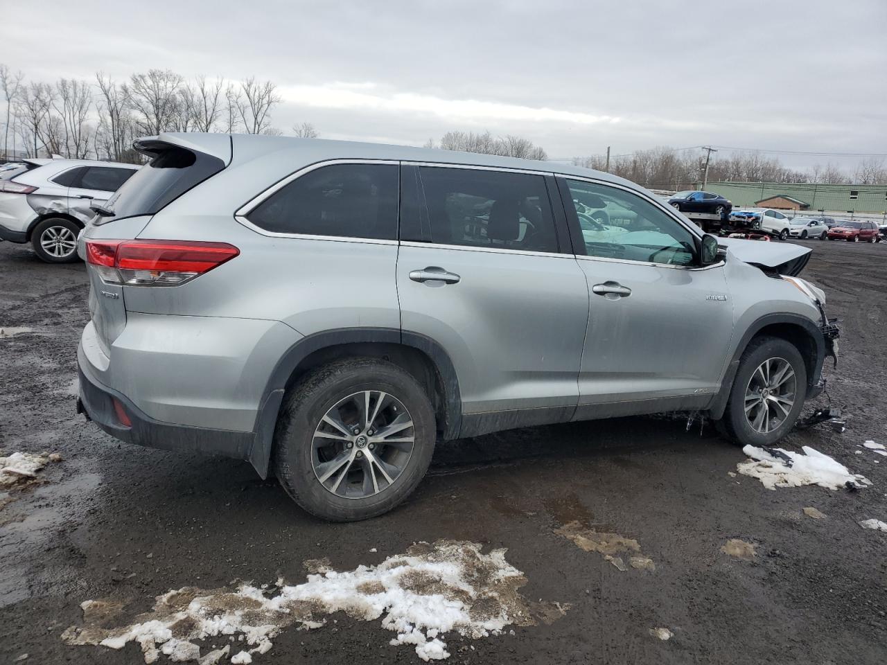 2019 Toyota Highlander - Image 3