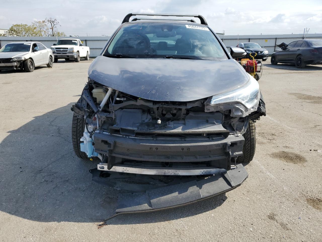 NMTKHMBX4JR030599 TOYOTA C-HR 2018