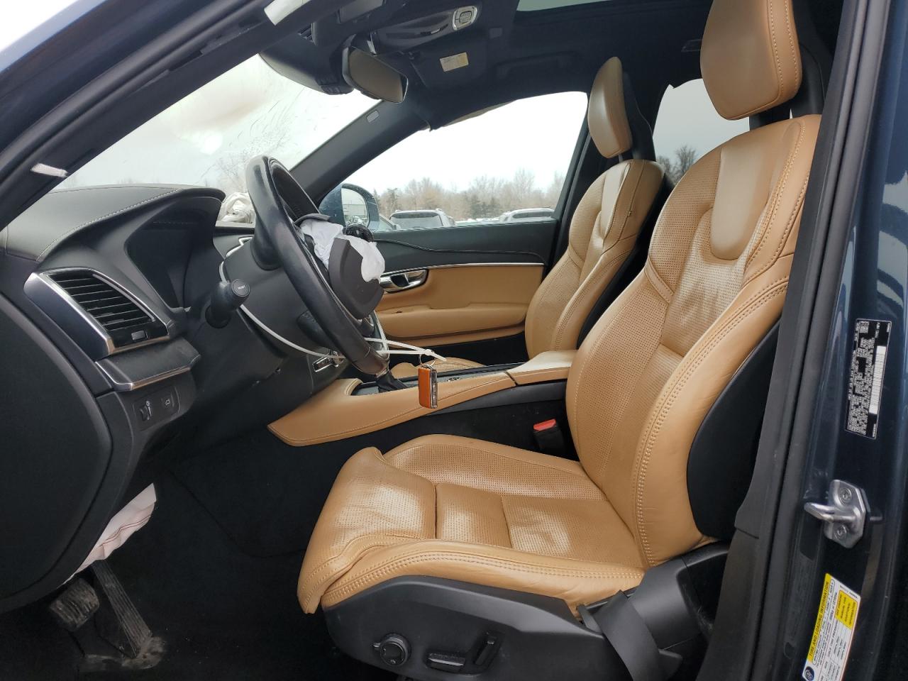 2021 Volvo XC90 - Image 7