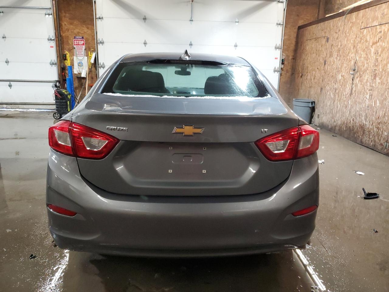 2018 Chevrolet Cruze - Image 6