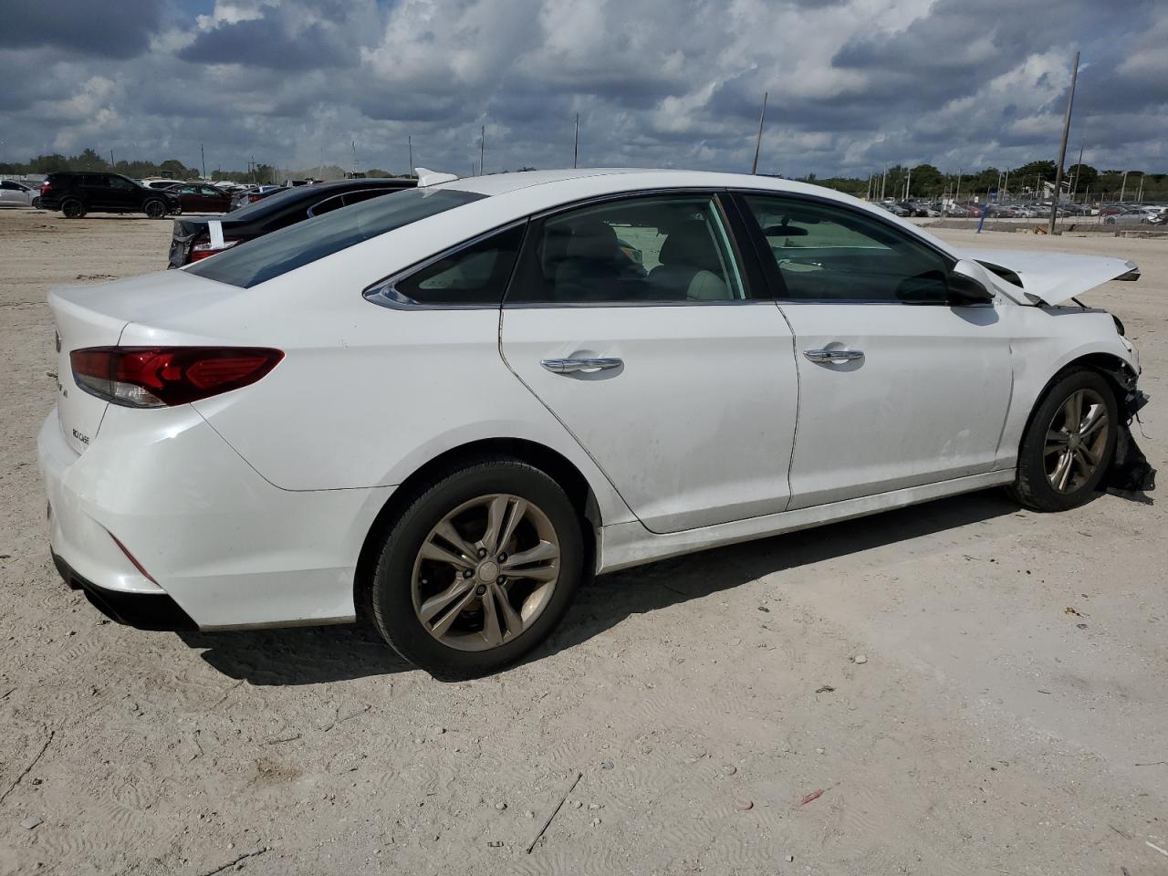 2019 Hyundai Sonata - Image 3