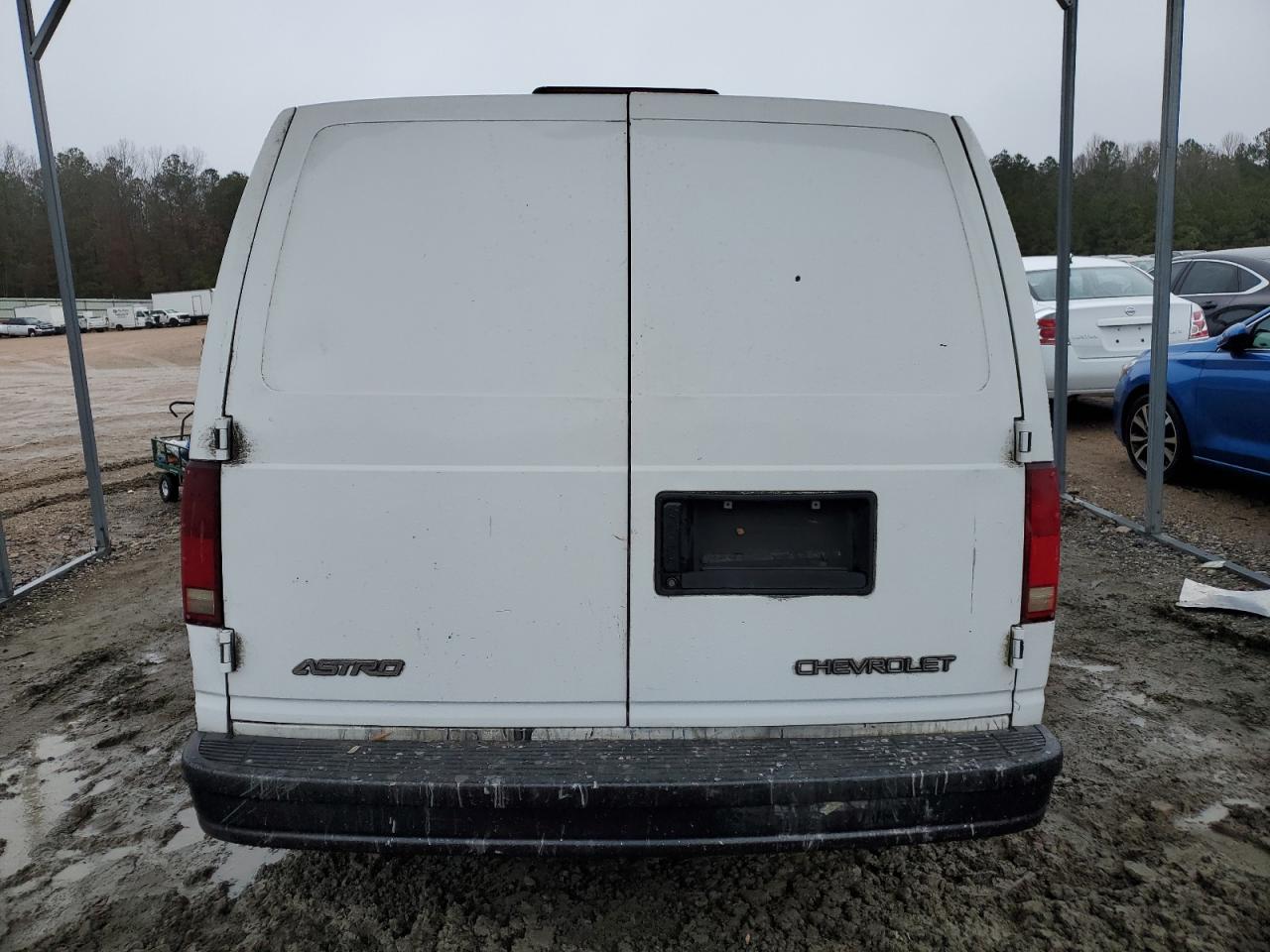 2005 Chevrolet Astro - Image 6