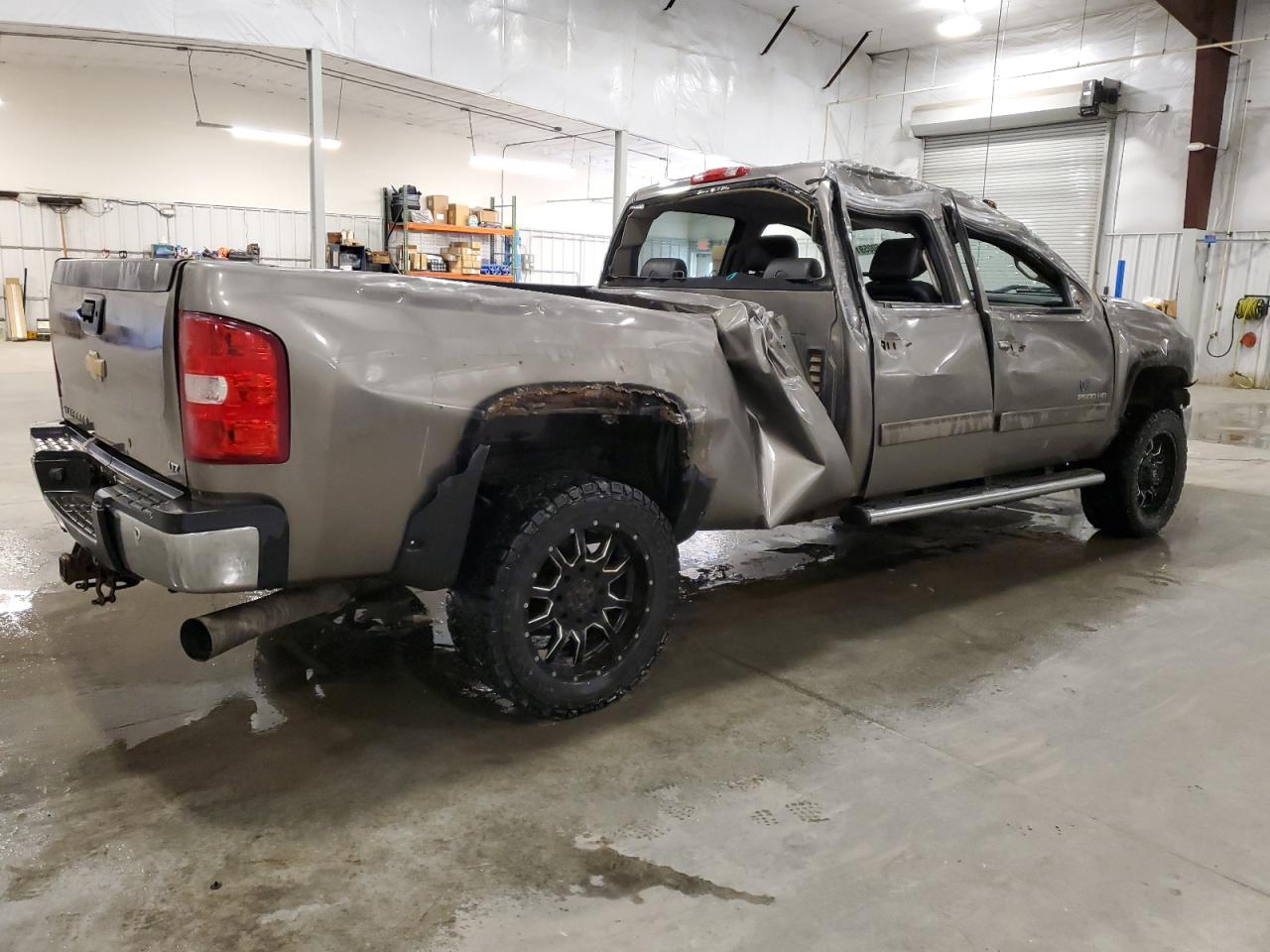 2013 Chevrolet Silverado - Image 3