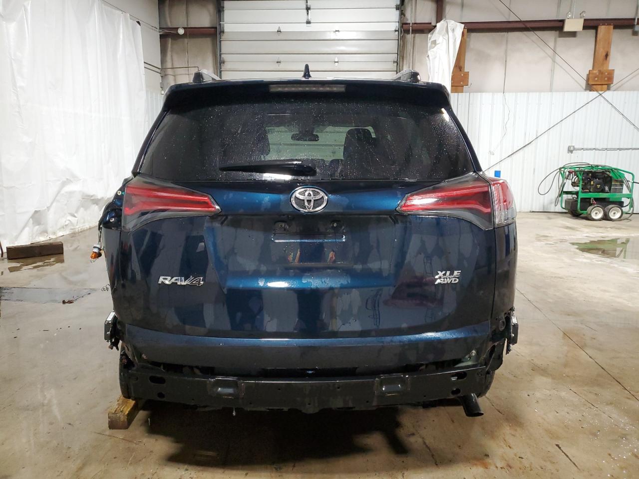 2T3RFREVXHW676784 TOYOTA RAV4 2017