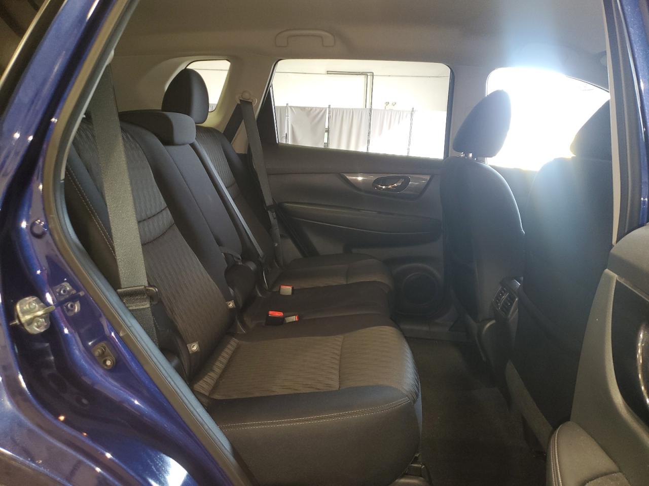 2017 Nissan Rogue - Image 11