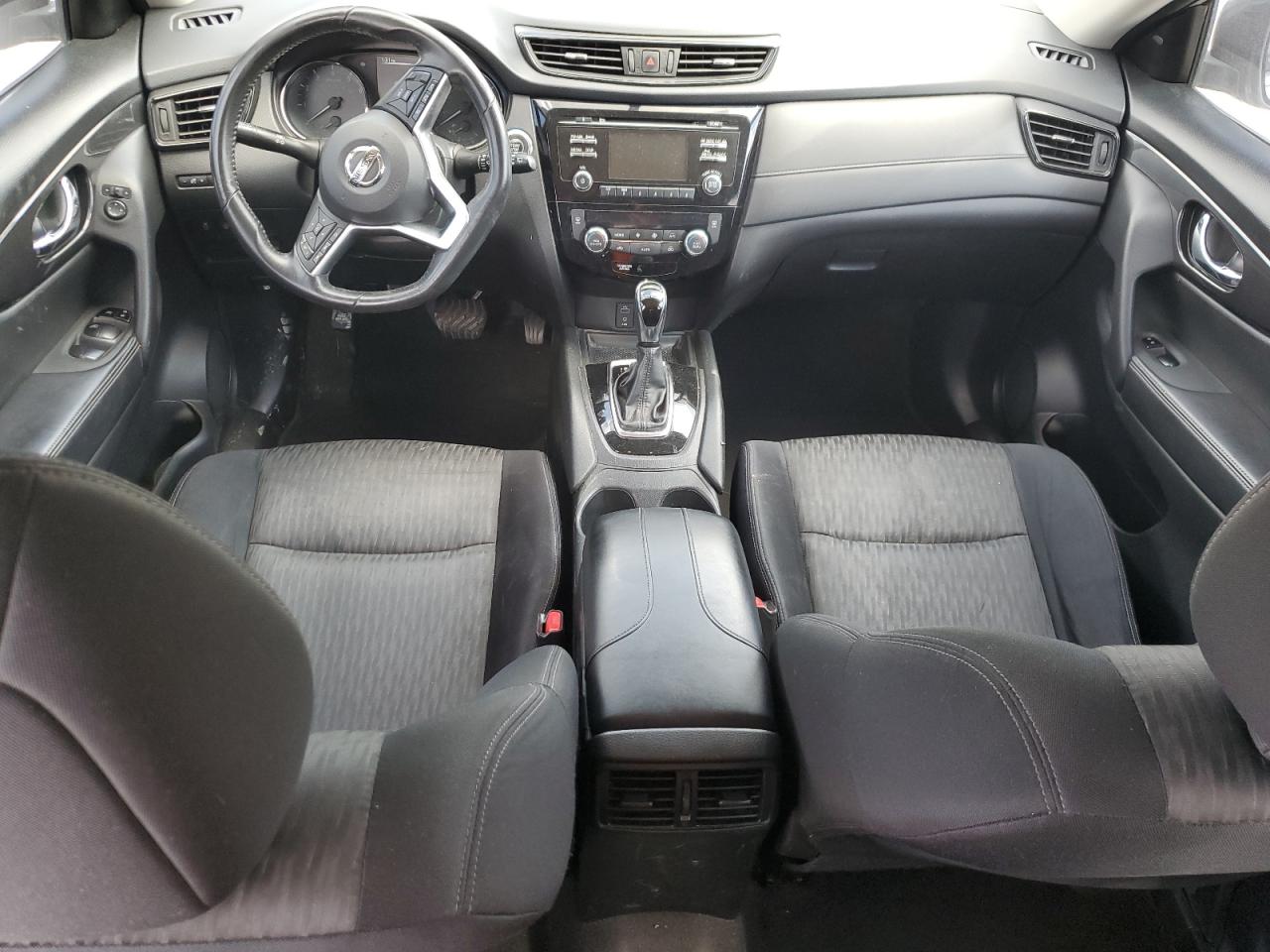 2017 Nissan Rogue - Image 8