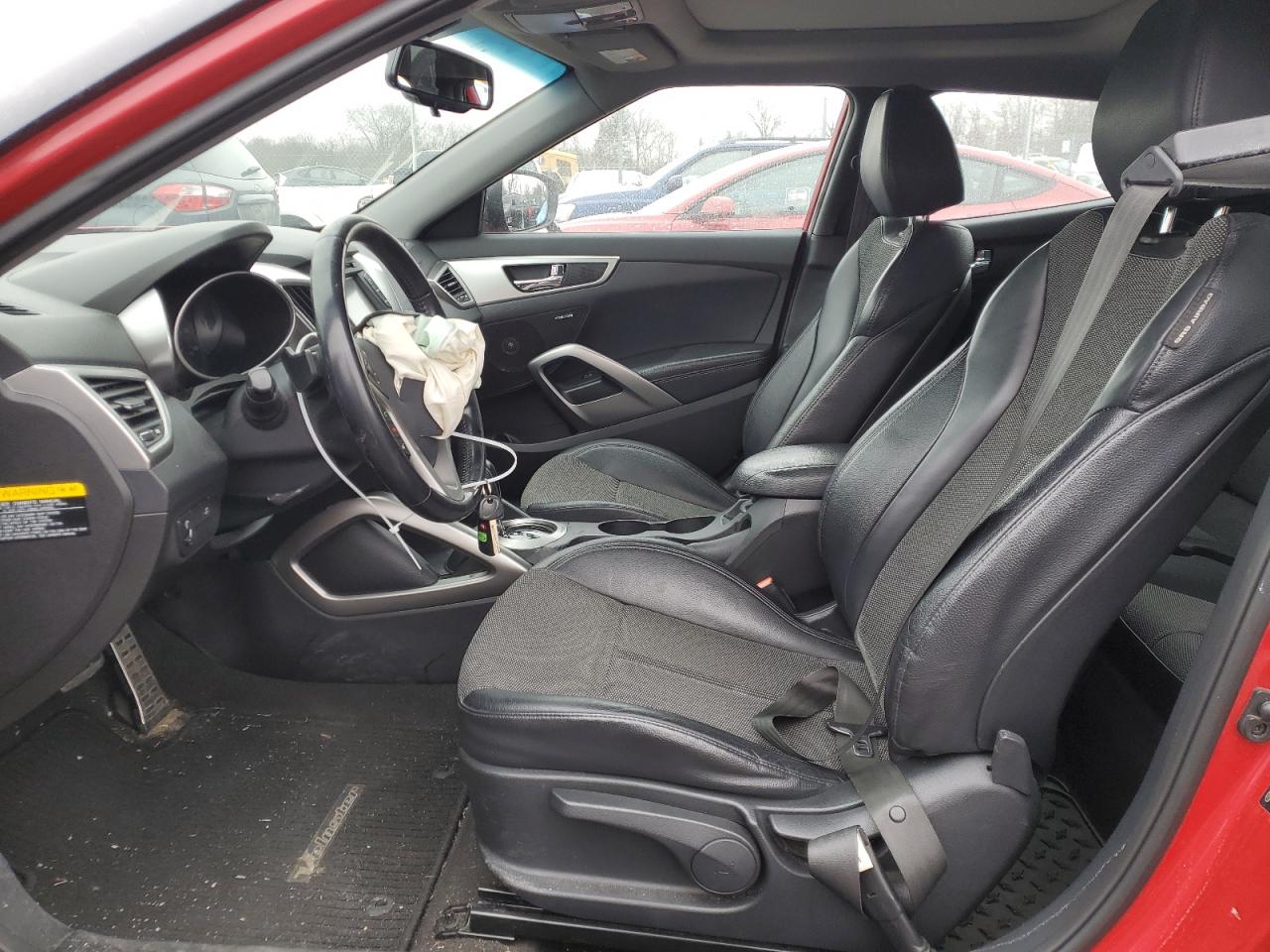 2015 Hyundai Veloster - Image 7