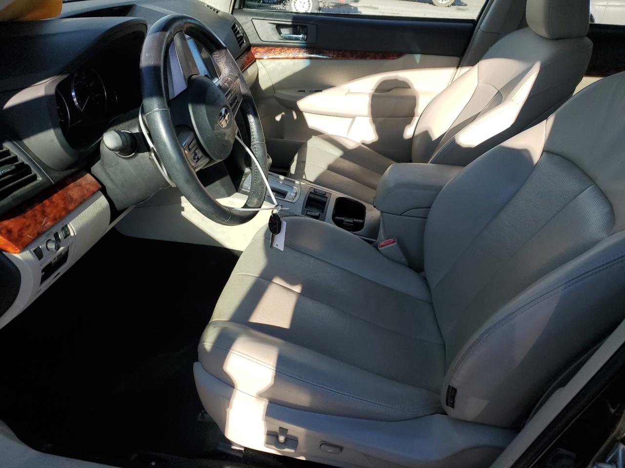 2011 Subaru Outback - Image 7