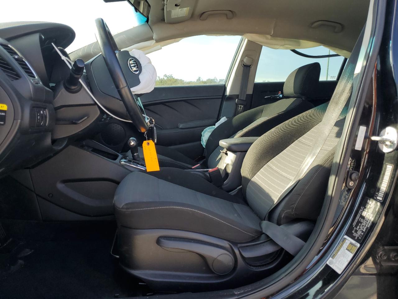 2017 Kia Forte - Image 7