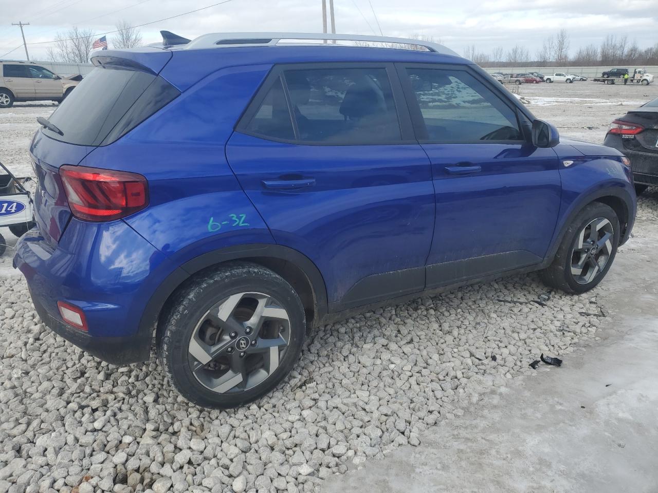 2022 Hyundai Venue - Image 3