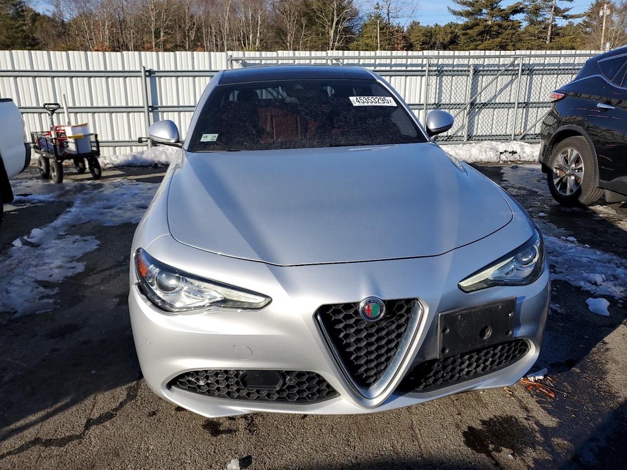 2017 Alfa Romeo Giulia - Image 5
