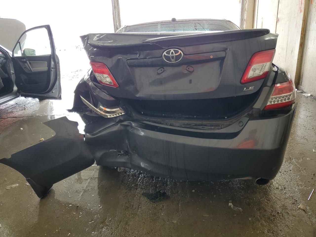 2010 Toyota Camry - Image 6