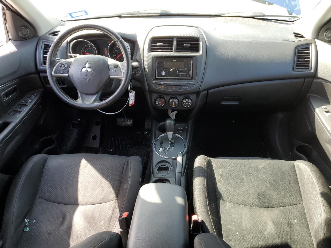 2015 Mitsubishi Outlander - Image 8