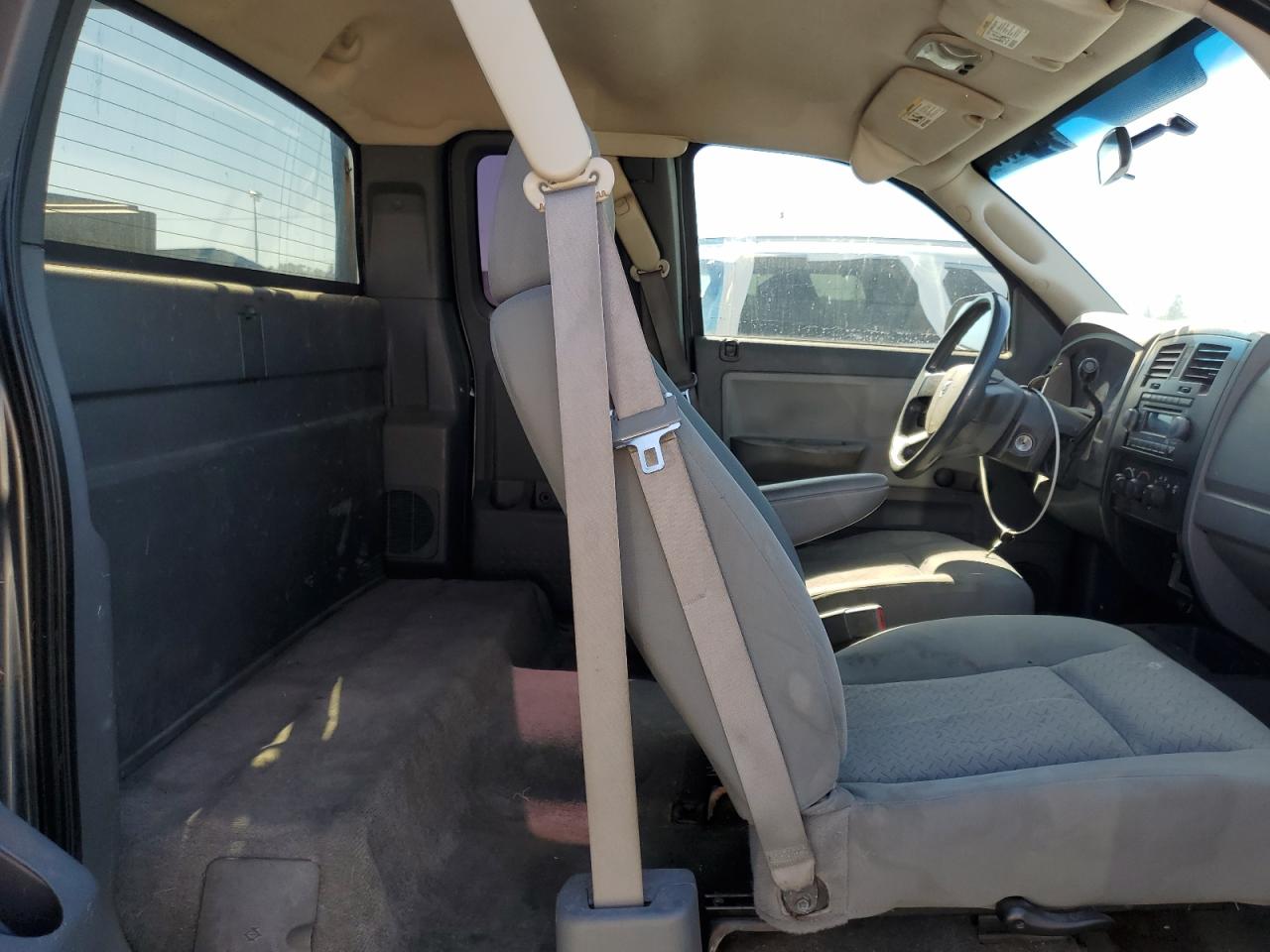 2007 Dodge Dakota - Image 10