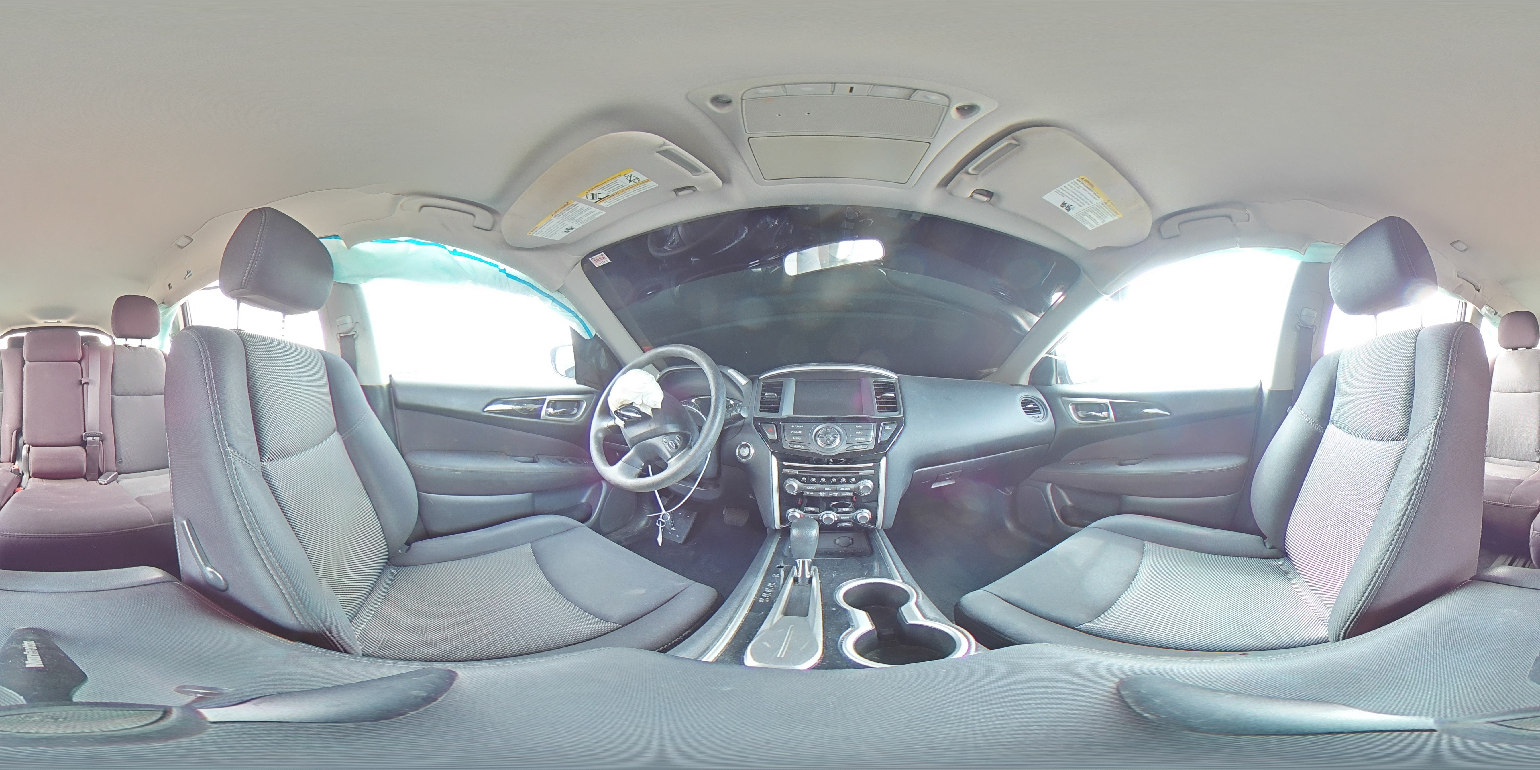 2017 Nissan Pathfinder - Image 14