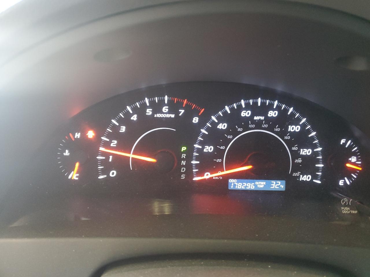 2010 Toyota Camry - Image 9