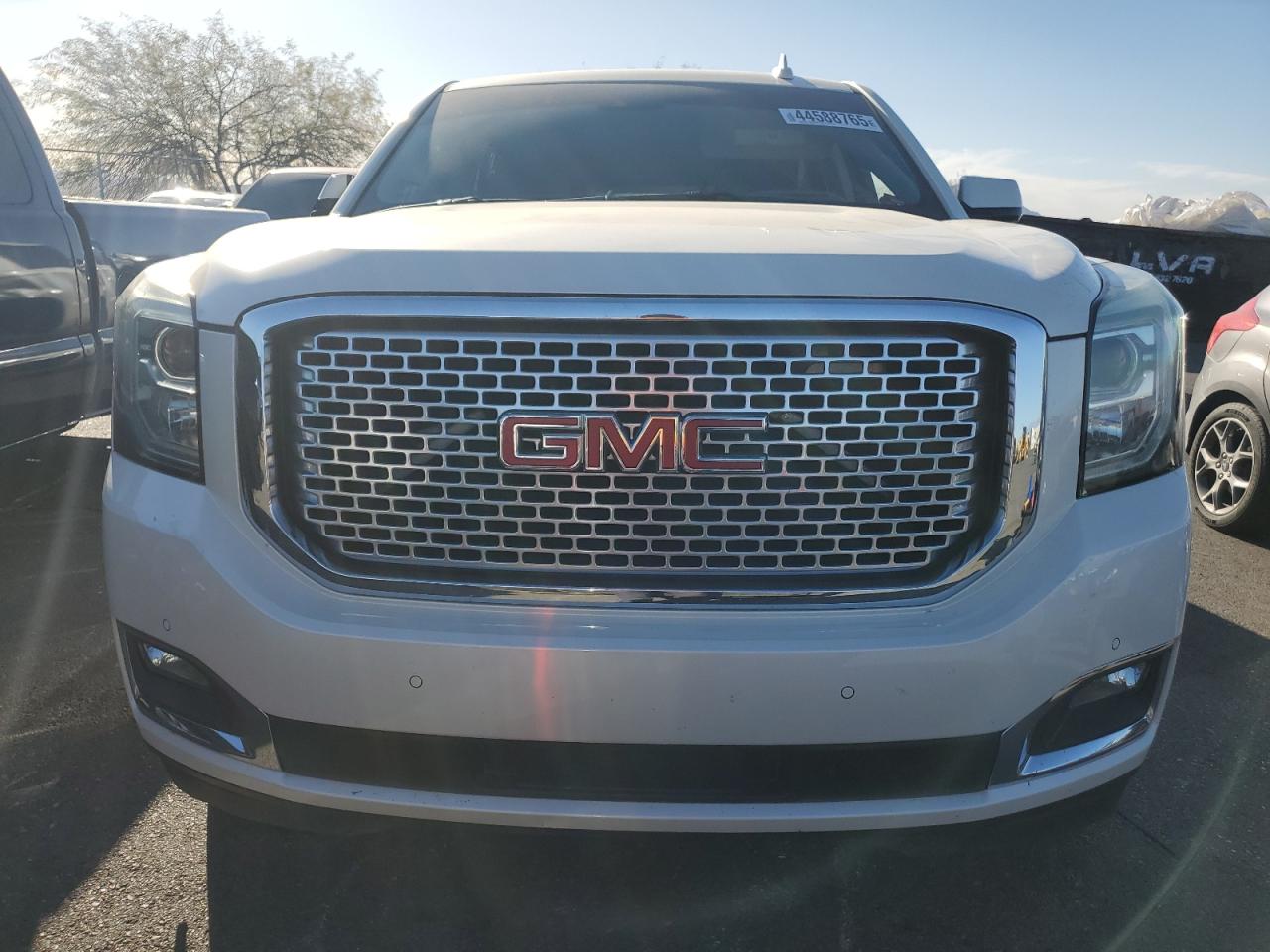2015 GMC Yukon - Image 5
