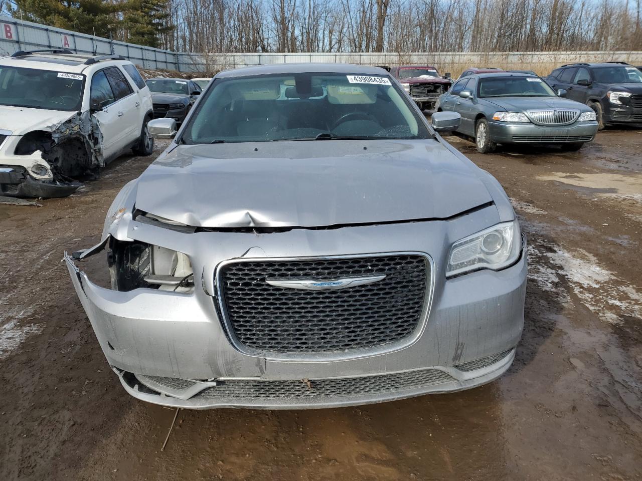 2015 Chrysler 300 - Image 5