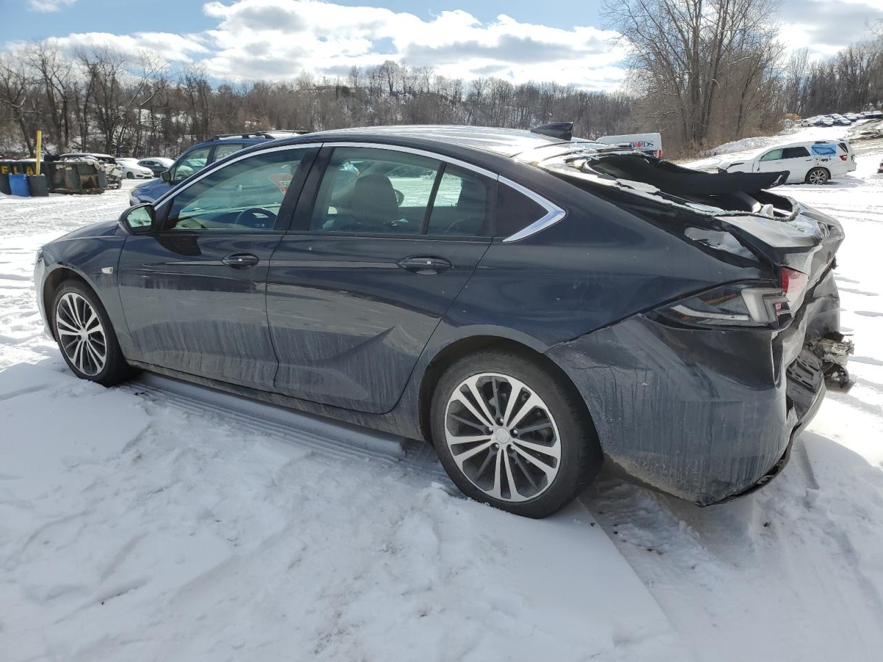 2019 Buick Regal - Image 2