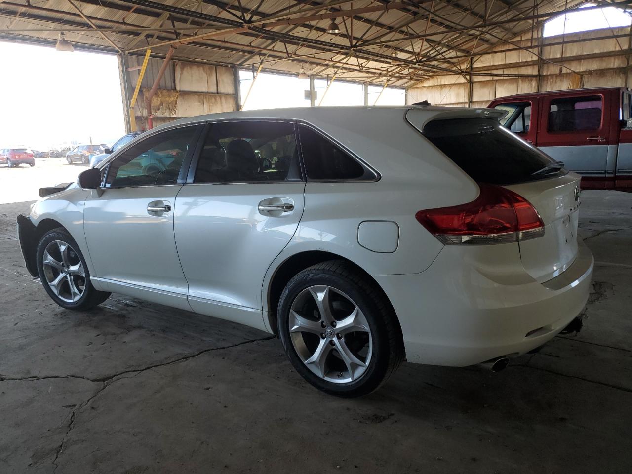 2011 Toyota Venza - Image 2