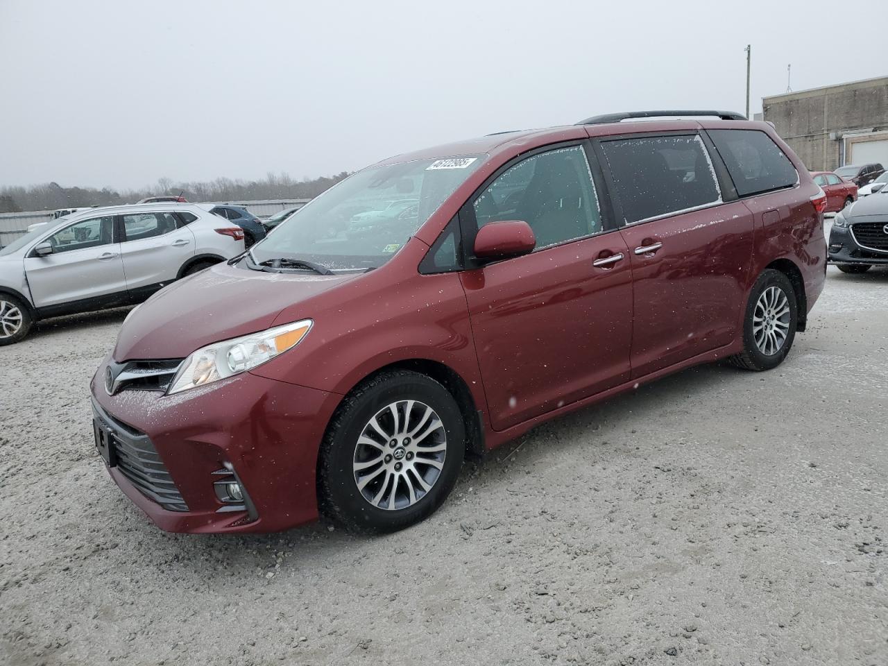 2018 Toyota Sienna - Image 1