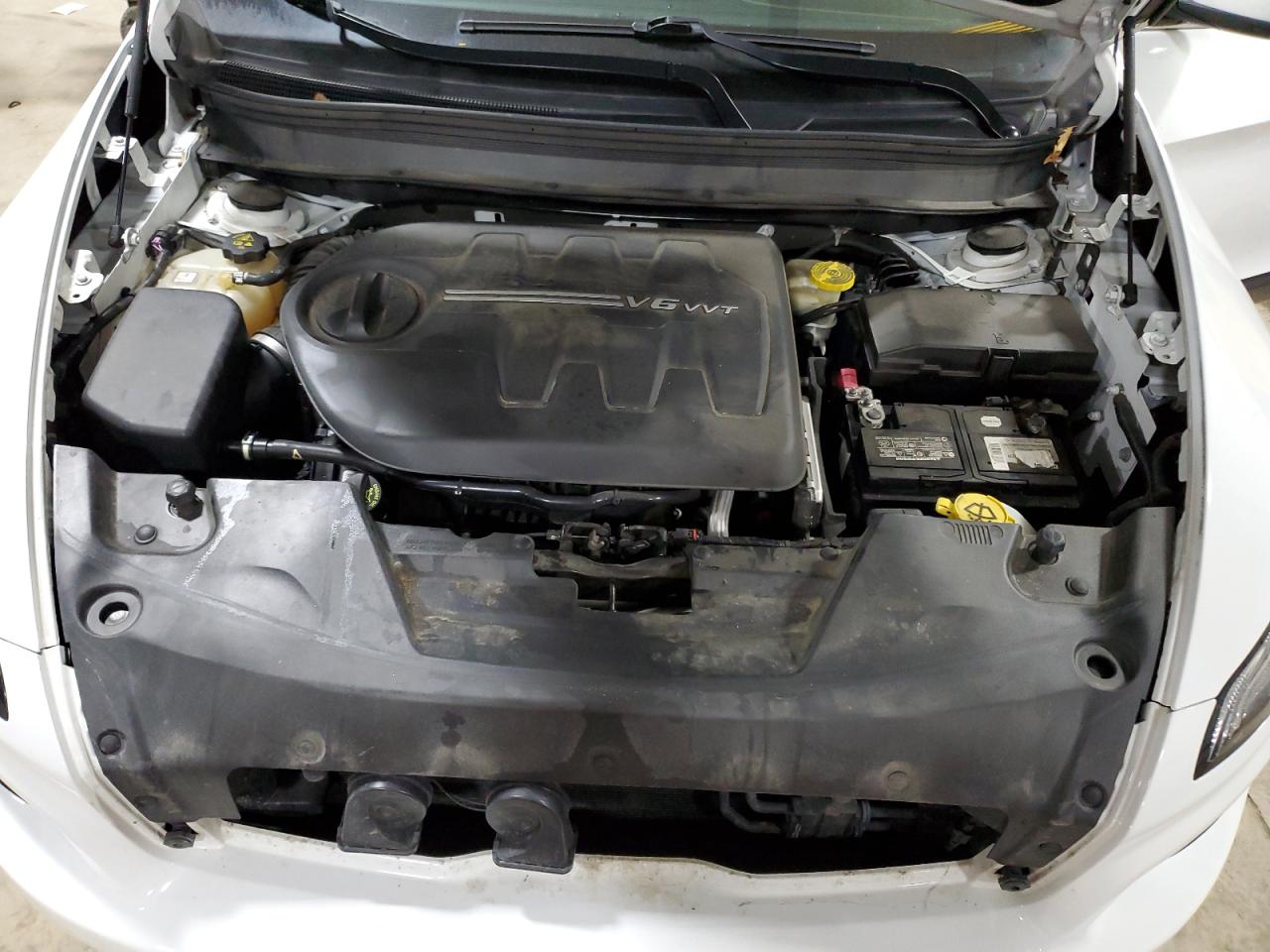 2016 Jeep Grand Cherokee - Image 12