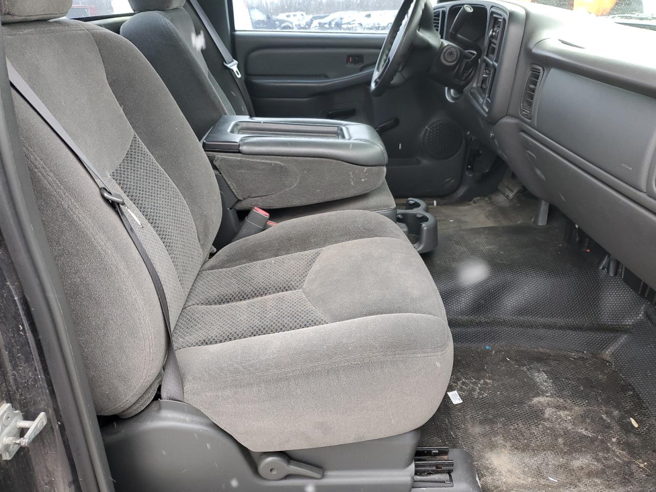 2007 Chevrolet Silverado - Image 11
