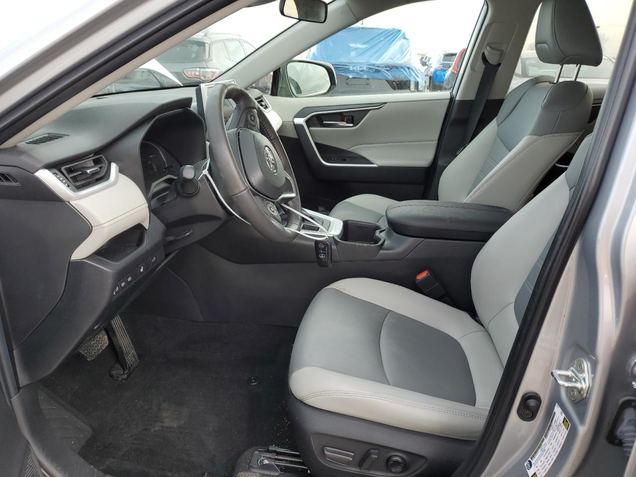 2023 Toyota RAV 4 - Image 7