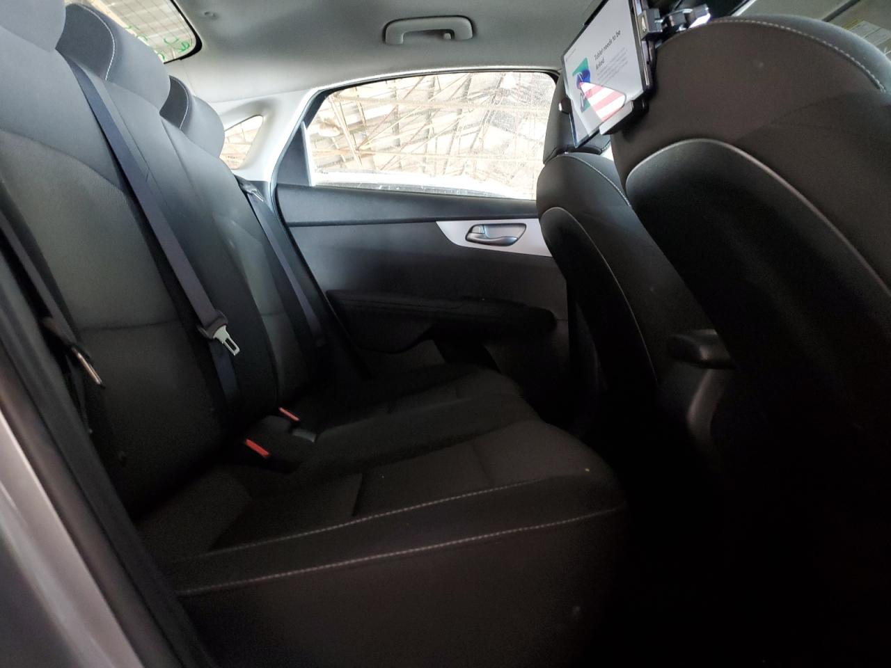 2024 Kia Forte - Image 10