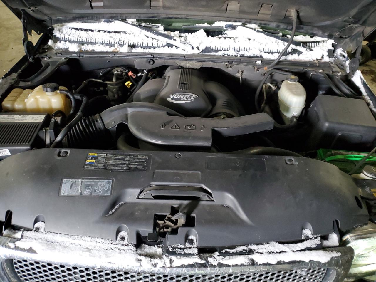 2004 GMC Yukon - Image 12