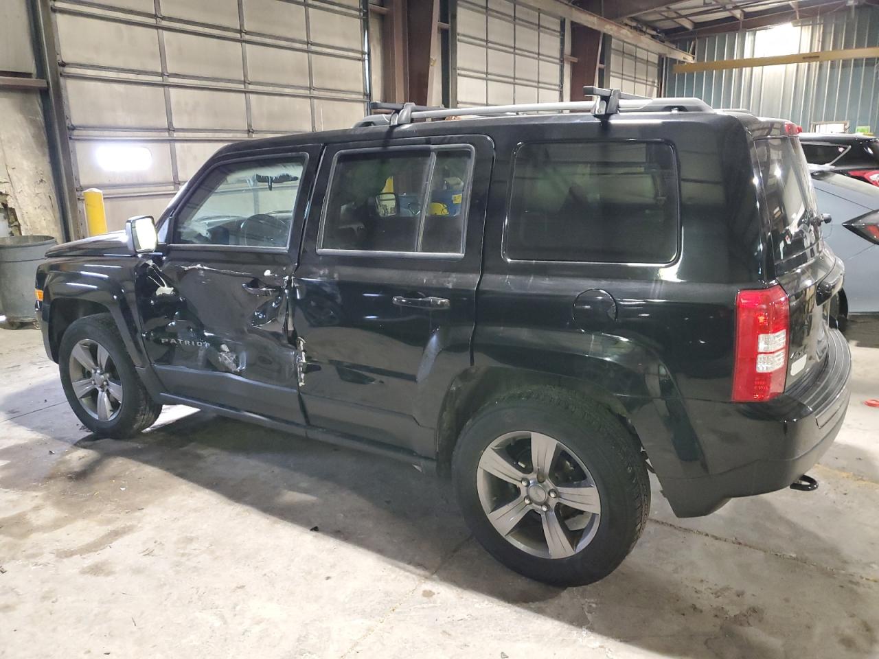 2016 Jeep Liberty (Patriot) - Image 2