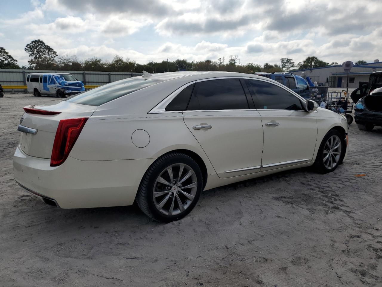 2013 Cadillac XTS - Image 3