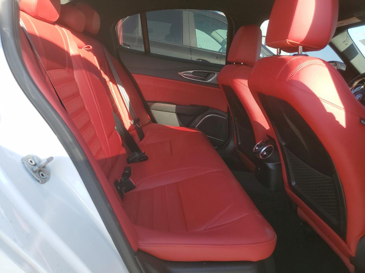 2020 Alfa Romeo Giulia - Image 10