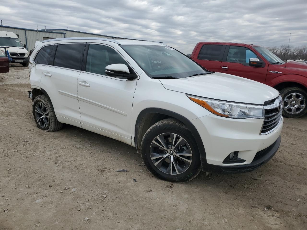 2016 Toyota Highlander - Image 4