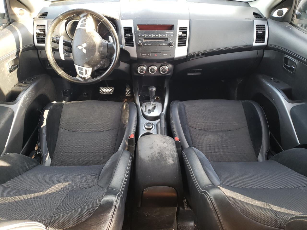 2011 Mitsubishi Outlander - Image 8