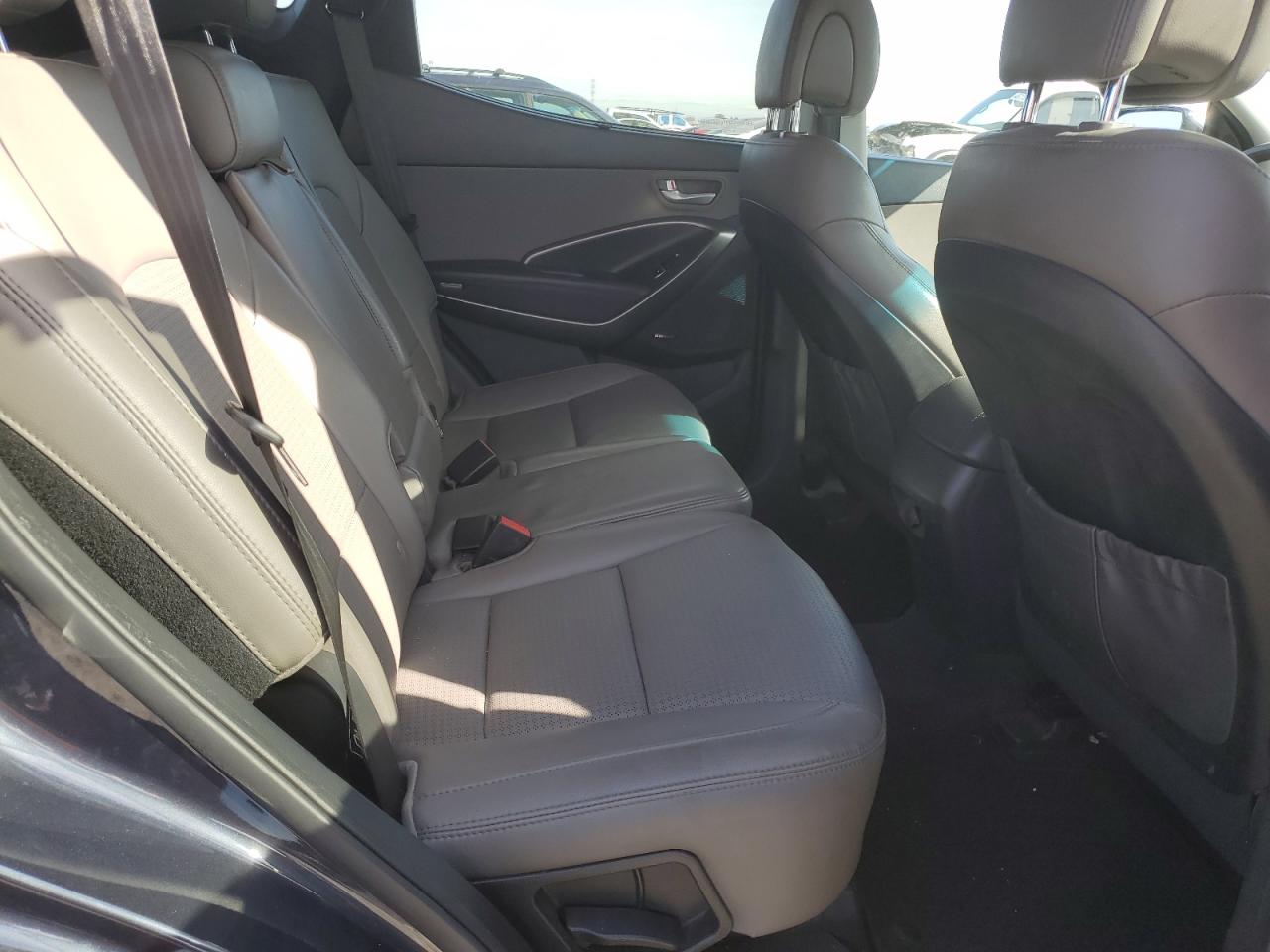 2014 Hyundai Santa Fe - Image 11
